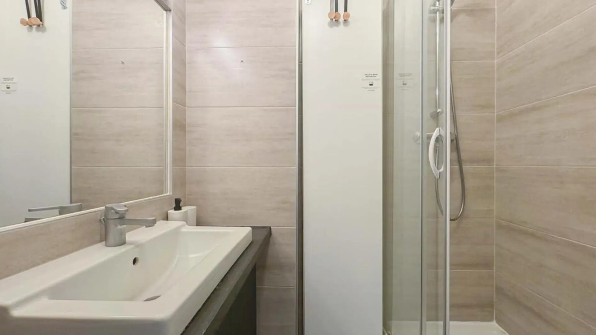 Flexliving - Whole Flat - Lamarck Paris 0*,